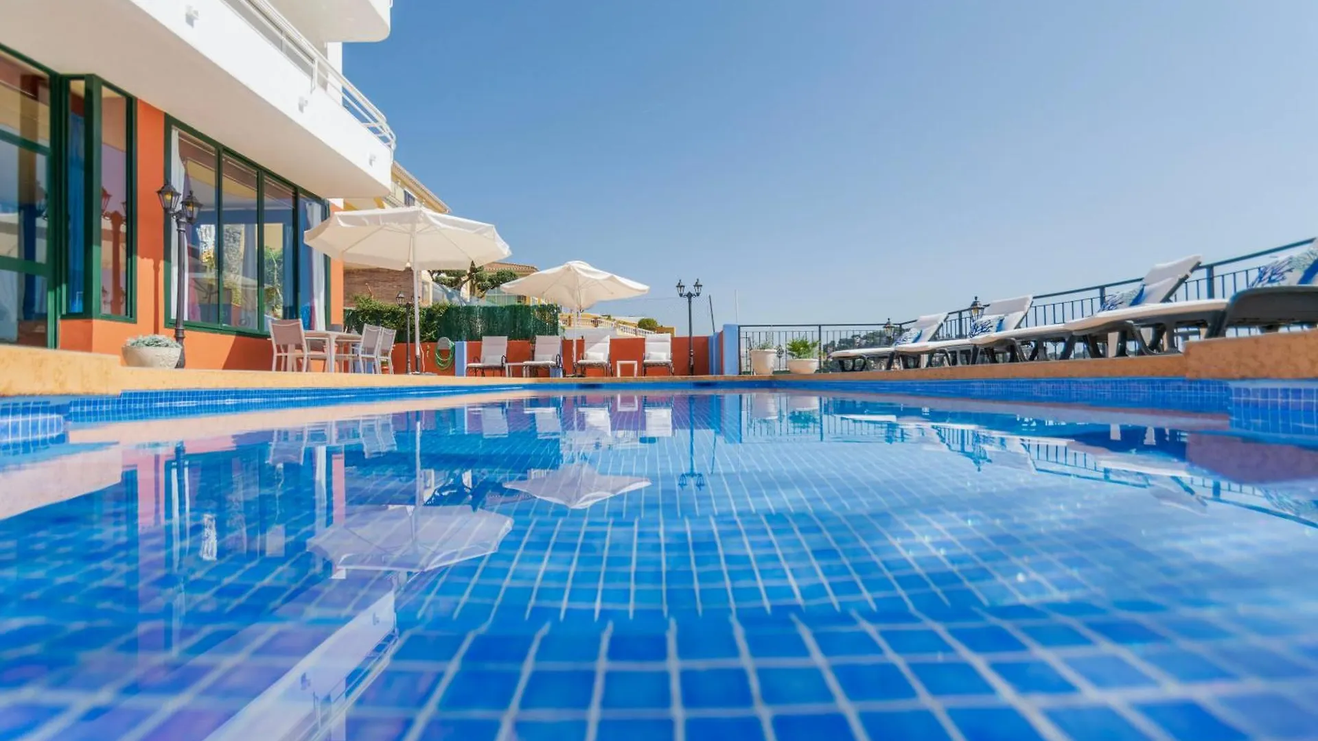 Apartment Mediterraneo Outdoor Pool Malaga