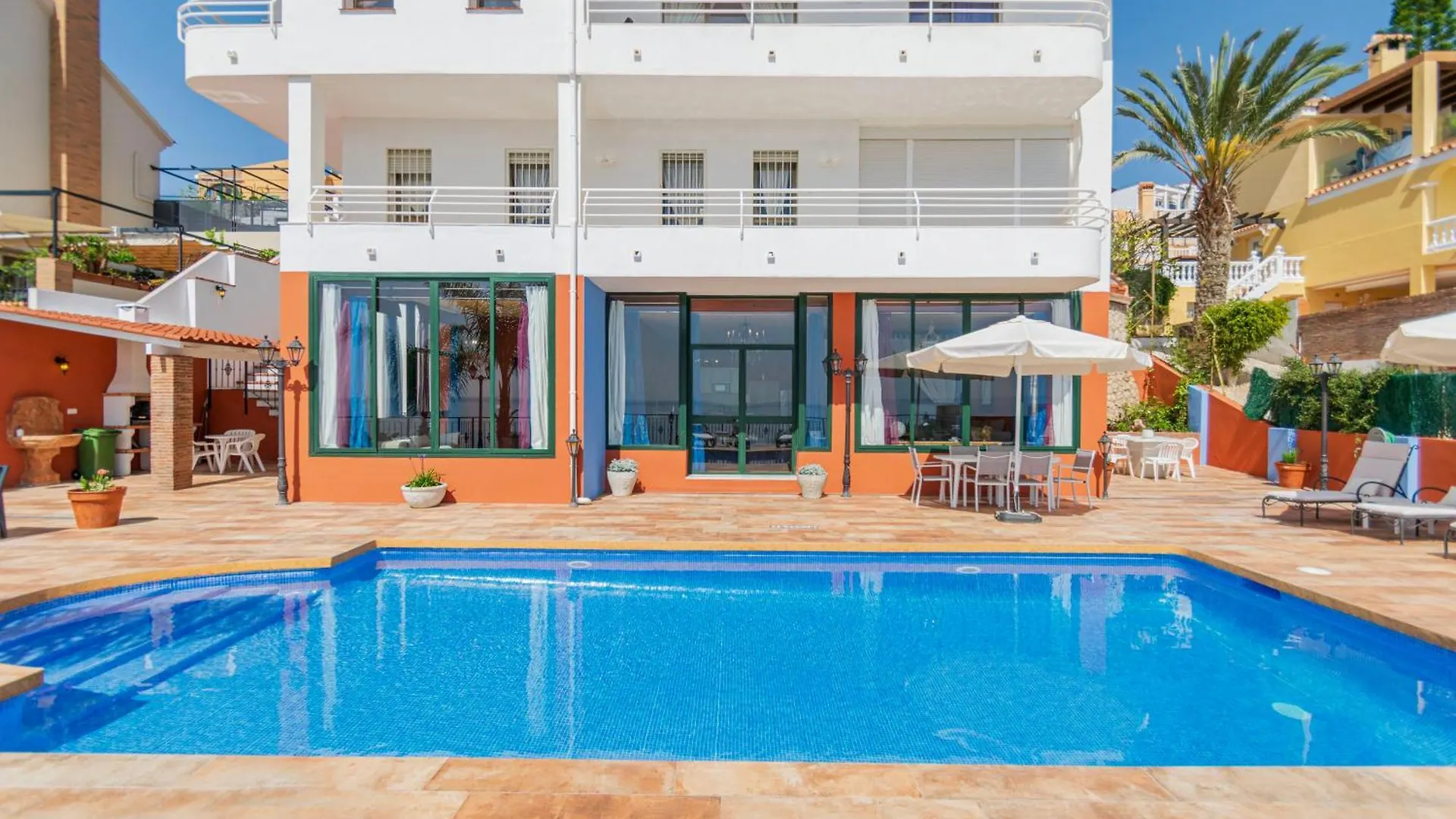 Mediterraneo Outdoor Pool Malaga 0*,  Spain